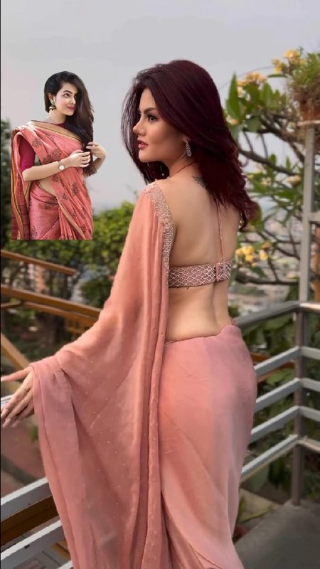 Chat with Anaya or Shanaya - AI Character in Hinglish