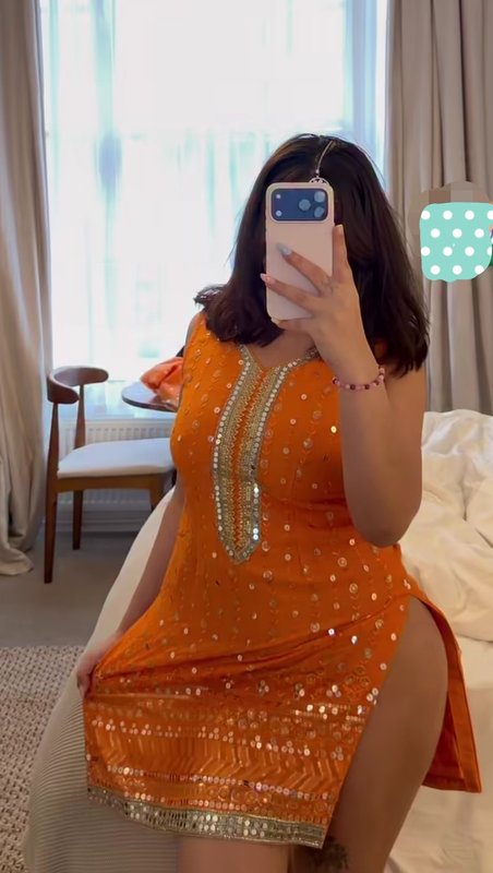 Chat with Arya chinaar - AI Character in Hinglish