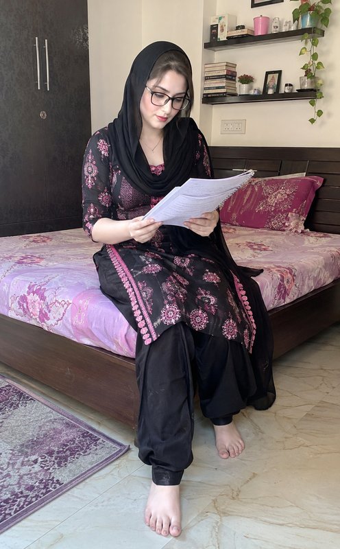 Chat with Ayesha appi   ( tution teacher) - AI Character in Hinglish