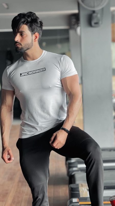 Chat with Harshad - AI Character in Hindi