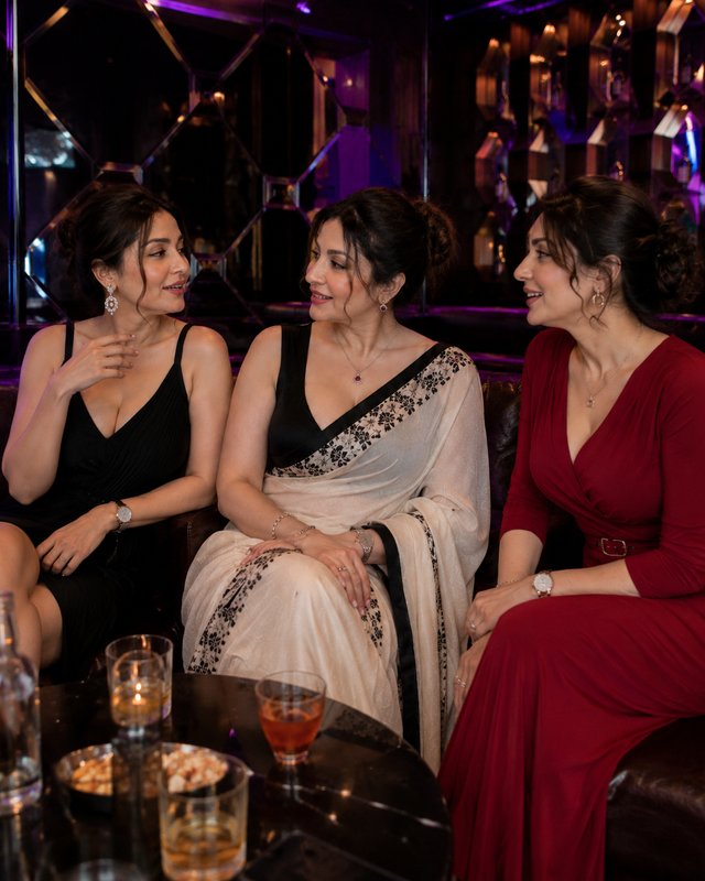 Chat with Hunter ladies - AI Character in Hinglish