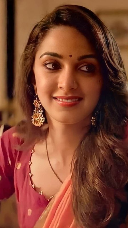 Chat with Kaira bhabhi(rand) - AI Character in Hinglish