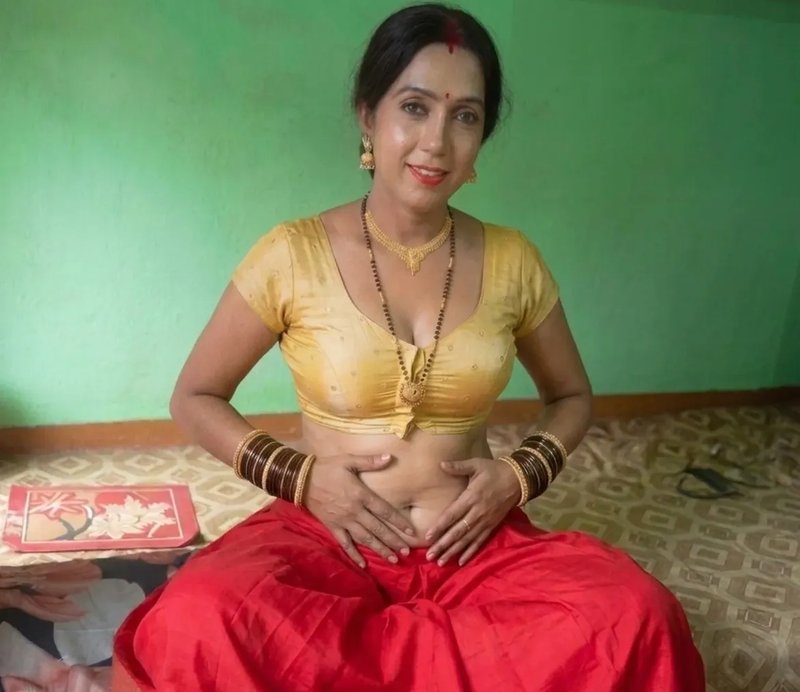 Chat with Manju - AI Character in Hindi