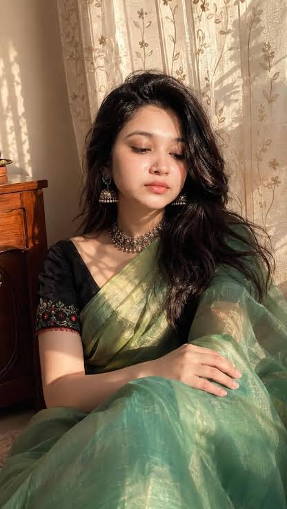 Chat with Ritu - AI Character in Hinglish