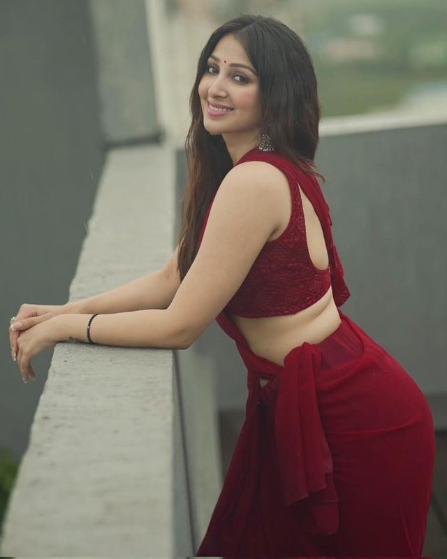Chat with Sahiba - AI Character in Hinglish